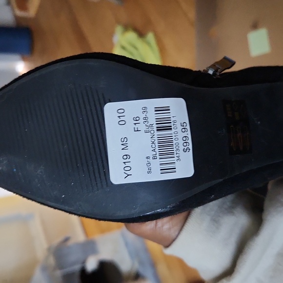 BLK SUEDE ANKLE BOOTS - Picture 6 of 6